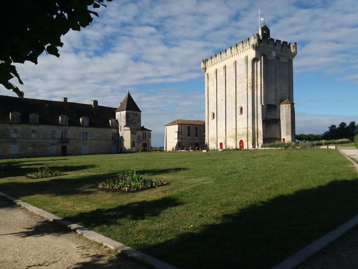 Chambres d'Hôtes Le Clos des Passiflores Pons Extérieur photo