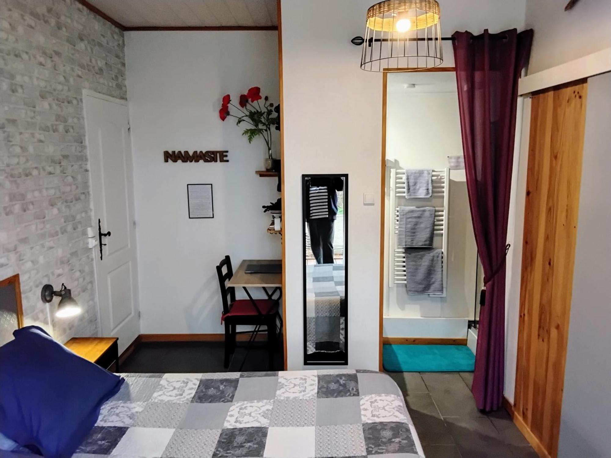 Chambres d'Hôtes Le Clos des Passiflores Pons Extérieur photo