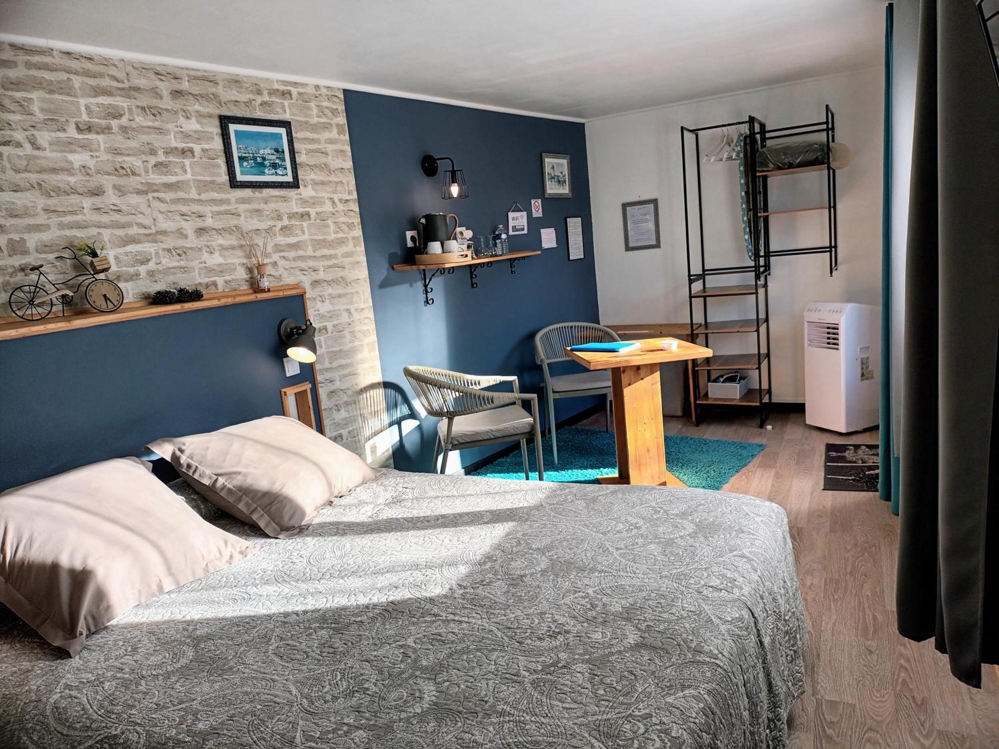 Chambres d'Hôtes Le Clos des Passiflores Pons Extérieur photo