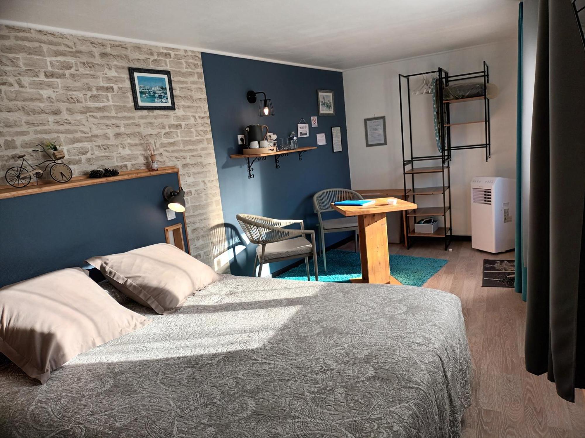 Chambres d'Hôtes Le Clos des Passiflores Pons Extérieur photo